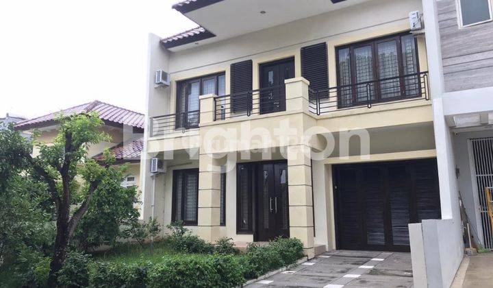 Murah Rumah Citraland Bagian Depan Cluster Villa Taman Telaga 2 Full Furnish Bagus Siap Huni Depan Taman Selangkah ke Gwalk Citraland Surabaya Barat 1