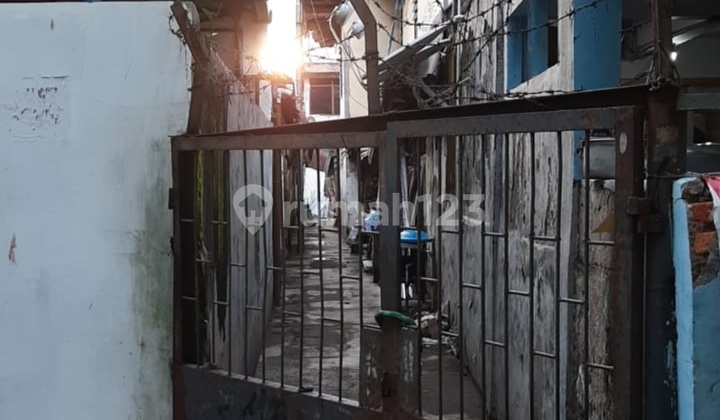 Dijual Rumah tua daerah mangga besar Rp 5.5 M Nego
