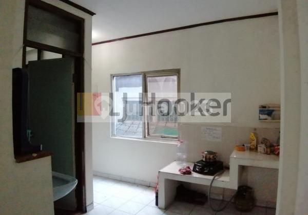 Rumah atau ruko disewa di Tomang Jakarta Barat strategis cocok utk apa aja 2