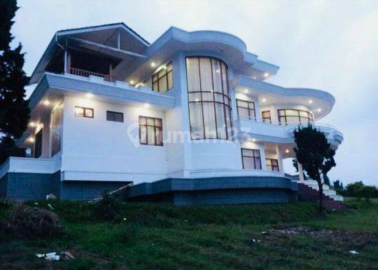 Villa Mewah di Lembang Bandung Turun Harga Murah Full Furnish 1