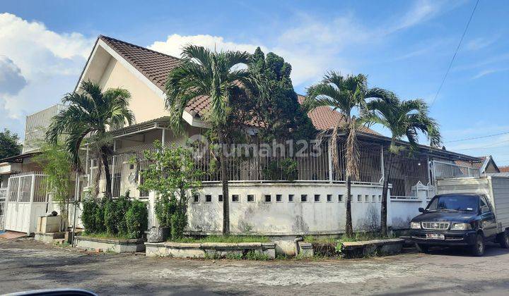 Rumah 2 Lantai Sertifikat Hak Milik di Taman Pondok Indah, Surabaya 1