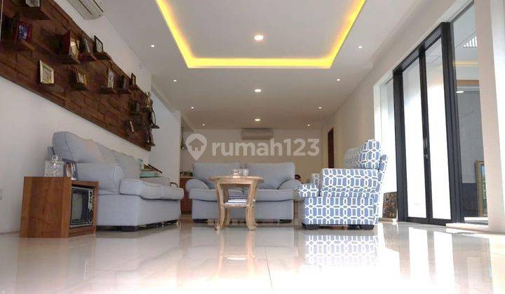 Dijual Rumah 3 Lantai Full Furnish Rapih Siap Huni Daerah Cilandak Rp. 7.1 M 1