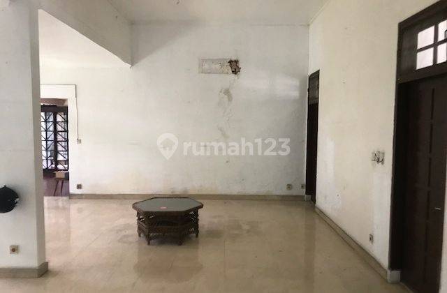 RUMAH LAMA HITUNG TANAH DI PATRA KUNINGAN ( PRIME LOCATION ) 1