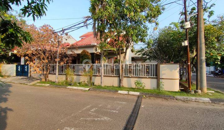 Dijual rumah 2 lantai posisi Hoek di cluster taman sari harapan indah Bekasi 1