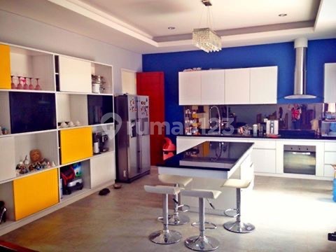 DIJUAL RUMAH MODERN DI PEJATEN BARAT 2LT BEST LOKASI BEBAS BANJIR