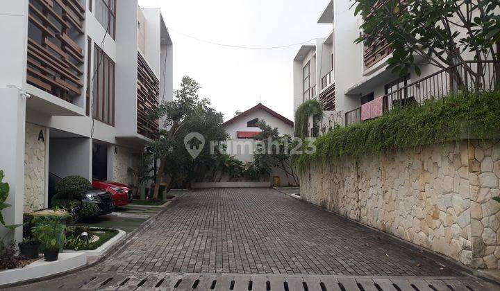 Rumah Town House cantik harga murah di cilandak jakarta selatan 2