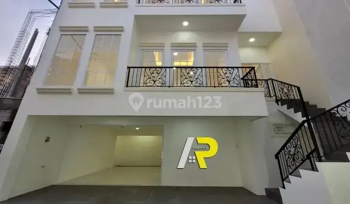 Rumah mewah 3 lt baru,siap huni di Kayuputih,Jakarta Timur 1