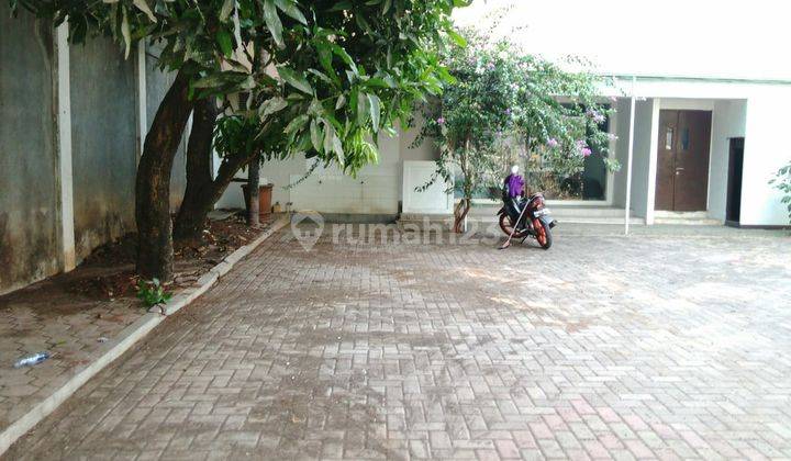 Rumah Bagus Untuk Usaha Unfurnished Sertifikat Hak Milik  1