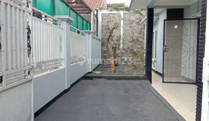 Rumah 2 Lantai Siap Huni Dekat Stasiun Depok Baru Dan Kampus Ui 2