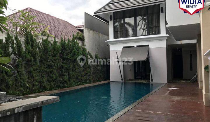 Rumah 2 Lantai Tropical Pool Resort di Menteng Jakarta Pusat 2