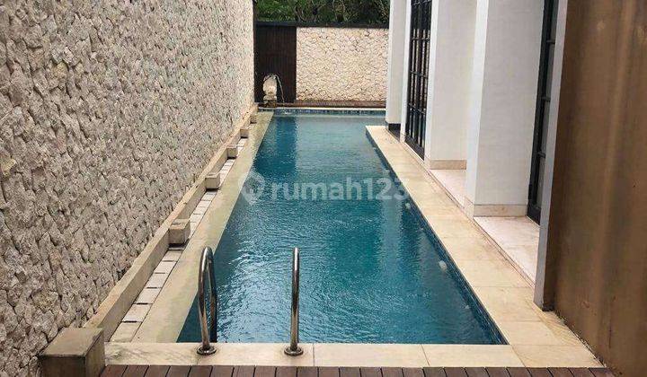 Rumah mewah full furnished ada kolam renang di de Park BSD  1