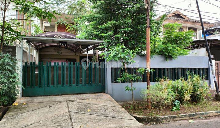 Rumah 2 lantai di Jalan 2 jalur  di Komplek Taman Alfa Indah 1