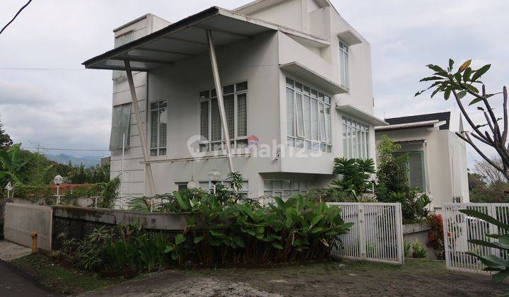 Rumah Homey di Dago Atas Lokasinya Hanya 200 M Dari Jalan Raya Utama Ir H Juanda