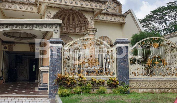 RUMAH MEWAH MODEL CLASSIC DI ARAYA MALANG 1