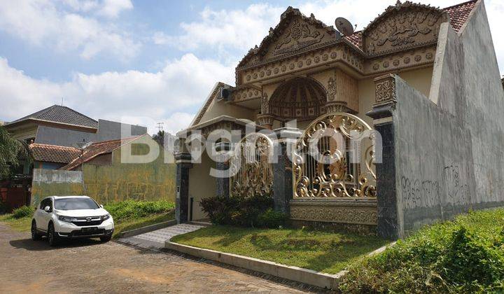 RUMAH MEWAH MODEL CLASSIC DI ARAYA MALANG 2