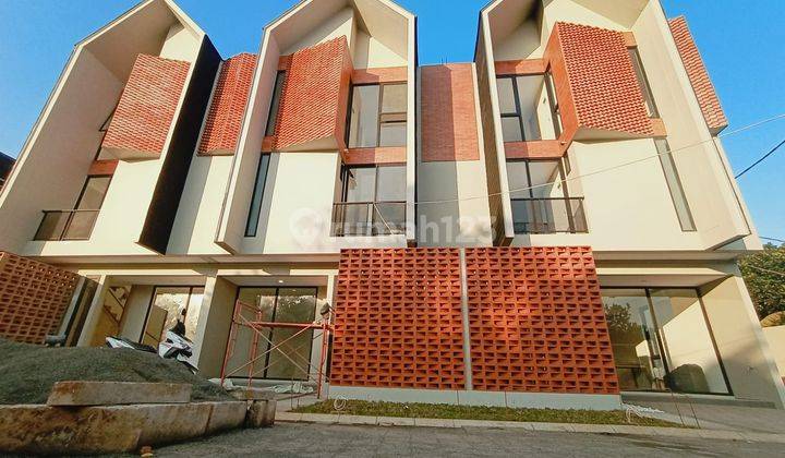 Rumah exclusive strategis dekat Bintaro di Ciputat Tangerang 1