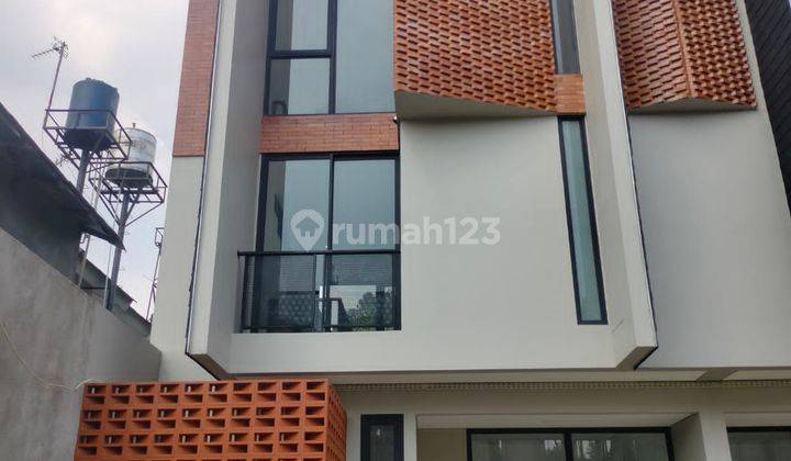 Rumah exclusive strategis dekat Bintaro di Ciputat Tangerang 2