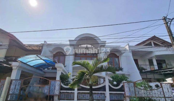 Rumah Cantik Sektor 3 Semi Furnished Bintaro Jaya Jual Cepat 1