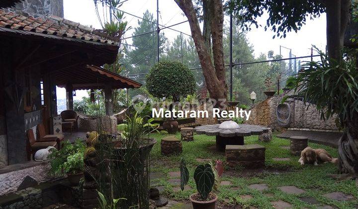 Dijual Rumah Etnik Bangunan Kokoh Dan Luas, View Golf Dago  2