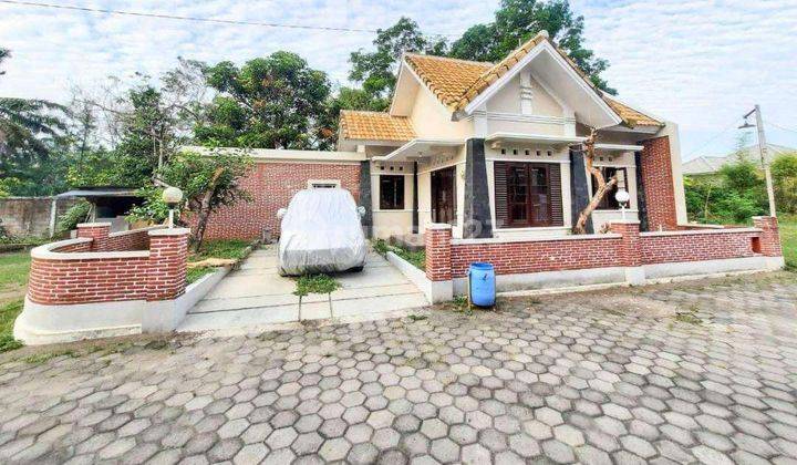 RUMAH DALAM PERUMAHAN DI CONDONGCATUR 1