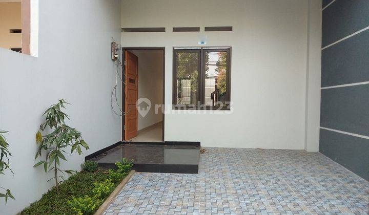 Rumah Gress, Modern Minimalis, di pusat kota, Turangga 2