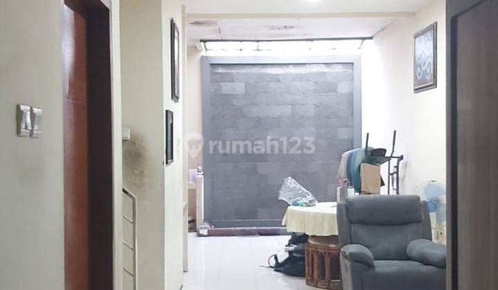 Jual Rumah Cocok untuk Usaha Dan Keluarga Di Antapani 1