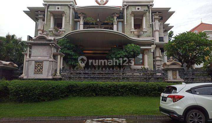 Rumah Mewah Graha Family View Golf dan Pool Surabaya Barat 1