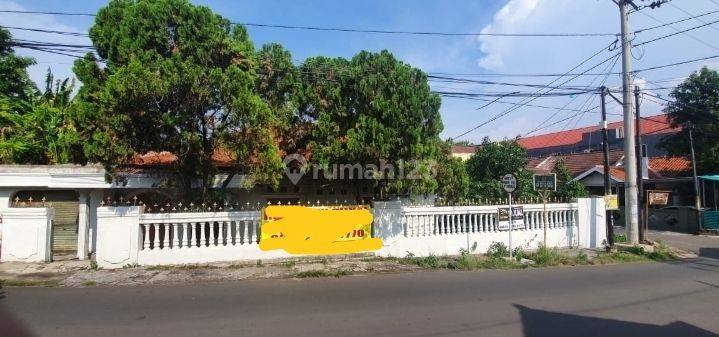 Dijual rumah pinggir jalan utama perumahan  2