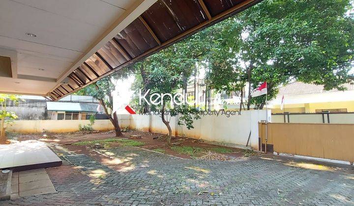 Rumah mewah tanah dan taman luas di Ampera  2