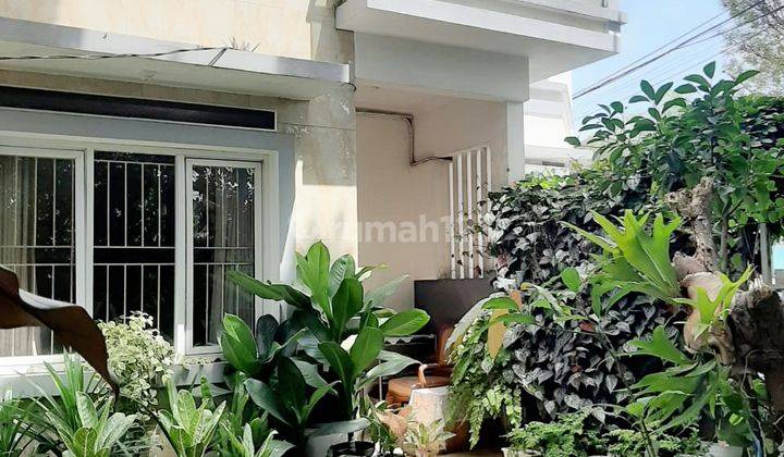 Rumah Usaha Hook 3 lantai di Geger Kalong, Bandung 1