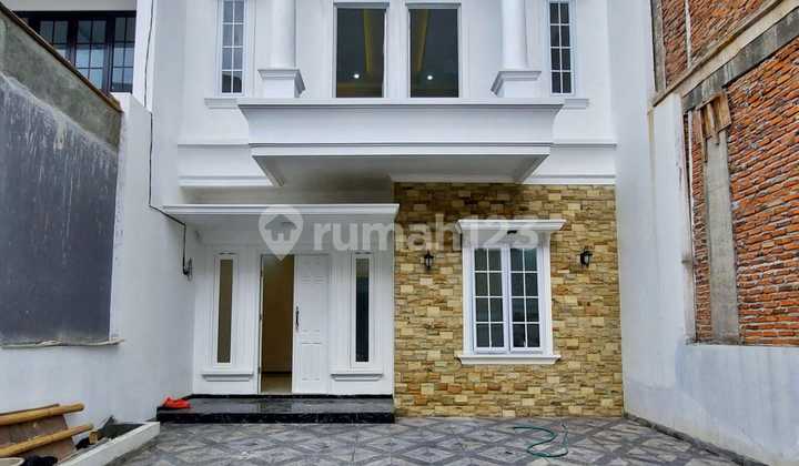 Rumah baru modern Minimalis  klassik  siap huni 