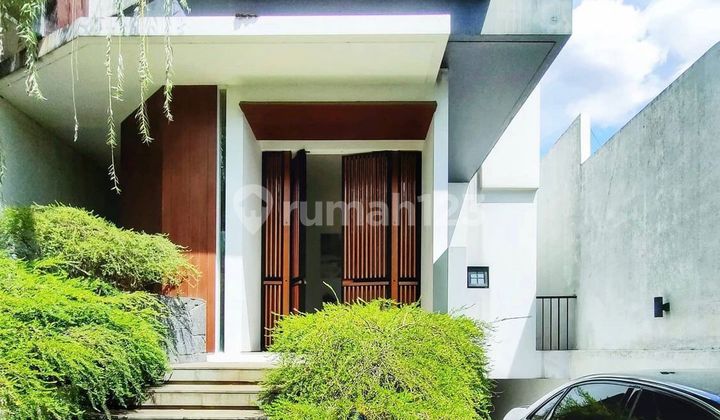 Rumah Minimalis Modern Rooftop dan Private Pool 5 Menit Ke Citos