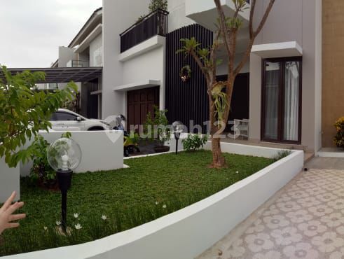 Dijual Rumah Hoek Di Cluster Asia Tropis, Harapan Indah, Bekasi