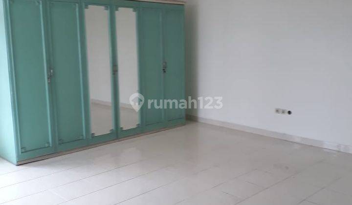 Di jual rumah duta garden,hoek 2