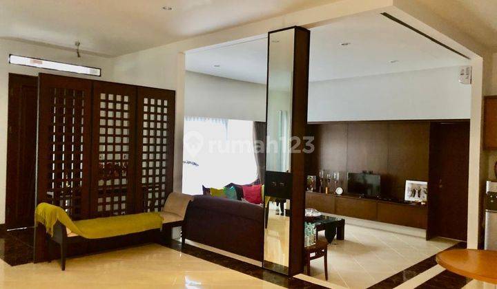 Dijual Rumah di senayan bintaro sektor 9 asri & siap huni  1