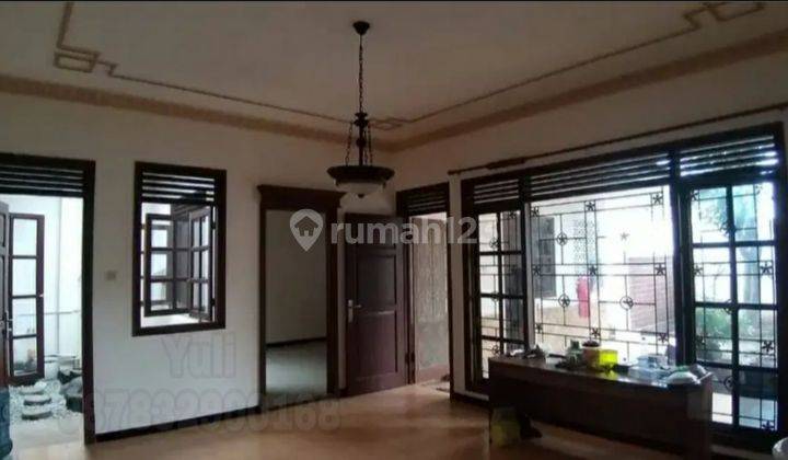 Dijual Rumah Mewah Bagus Siap Pakai di Jl. Papandayan, Semarang 1