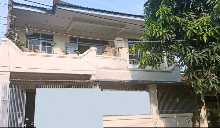 Dijual rumah ex produksi sepatu, 2 lantai di THI 1