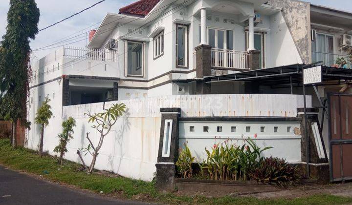 For Rent,disewakan rumah hook 2 lantai siap huni full furnished gatot subroto barat bali 2