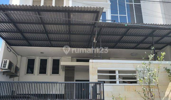 Rumah 3½ Lantai. Bagus. Rapih dan Terawat. Rumah di Muara Karang. 1