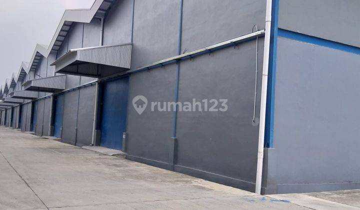 Gudang, Lokasi Strategis Terletak di Jalan Raya 2