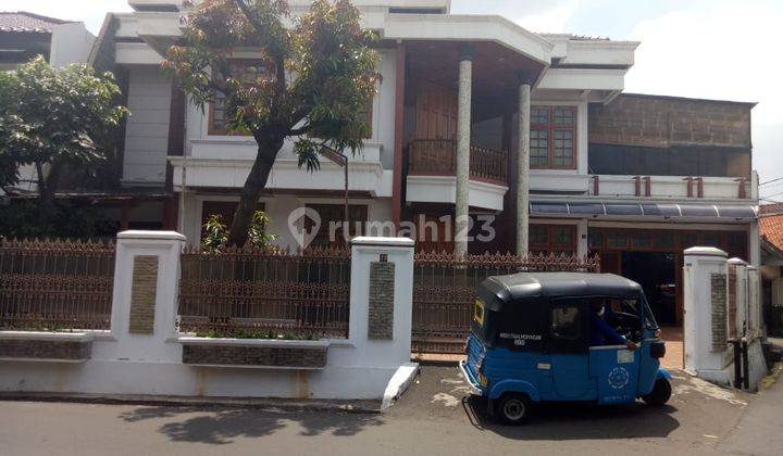 Rumah asri dan nyaman di Tebet Timur 1