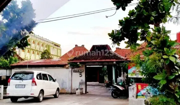 Rumah induk plus kos luas laweyan solo kota 1