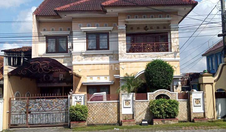 Rumah Mewah 7 Kamar Di Jl Veteran Dekat Kebun Binatang Gembiraloka. 1