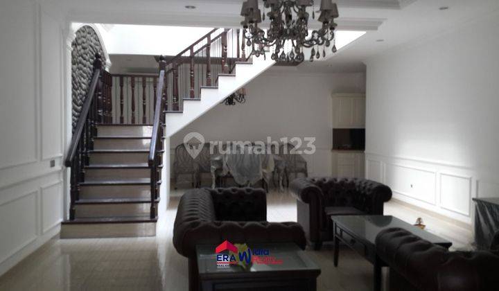 Rumah 3 Lantai Minimalis Modern Furnish di Menteng Jakarta Pusat 2