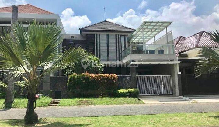 Rumah Mewah Jalan Kembar Bouelavrd Araya Golf Ada Kolam Renang 1