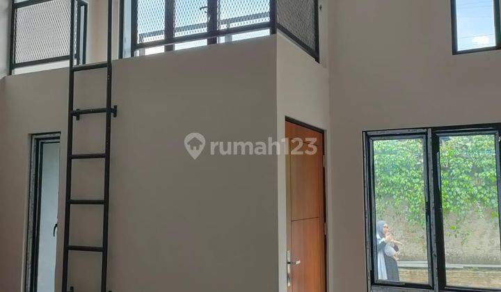 Rumah 2 Lantai Scandanavian Murah Dekat Pintu Tol Sawangan  1