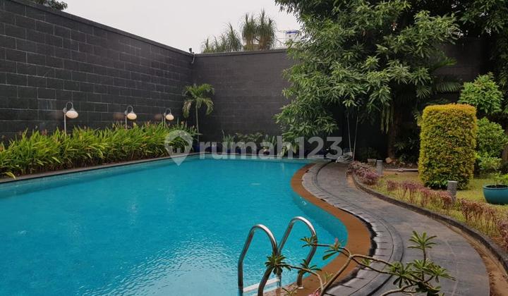 Rumah di Menteng Jakarta Pusat  2