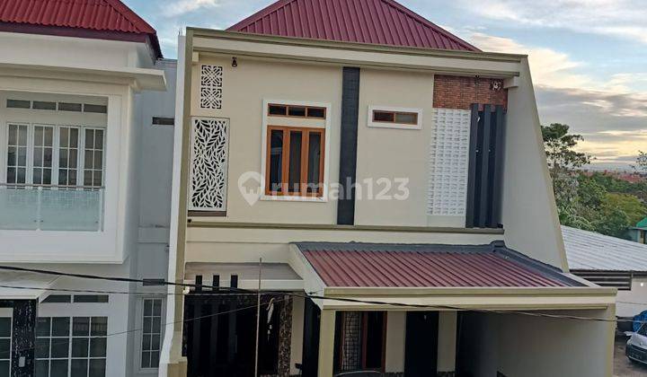 Rumah mewah 2 Lantai Lokasi Strategis di Alaudin  1