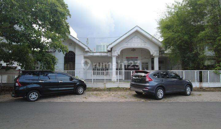 Villa di Jalan Timor Dekat Perintis  1