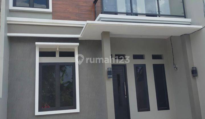 Rumah Sudah Renovasi Unfurnished di Jl Kalimulya, Depok 1